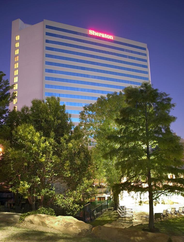Sheraton Arlington Hotel Exterior photo