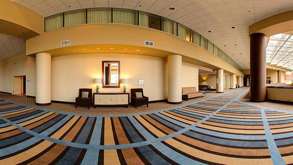 Sheraton Arlington Hotel Exterior photo