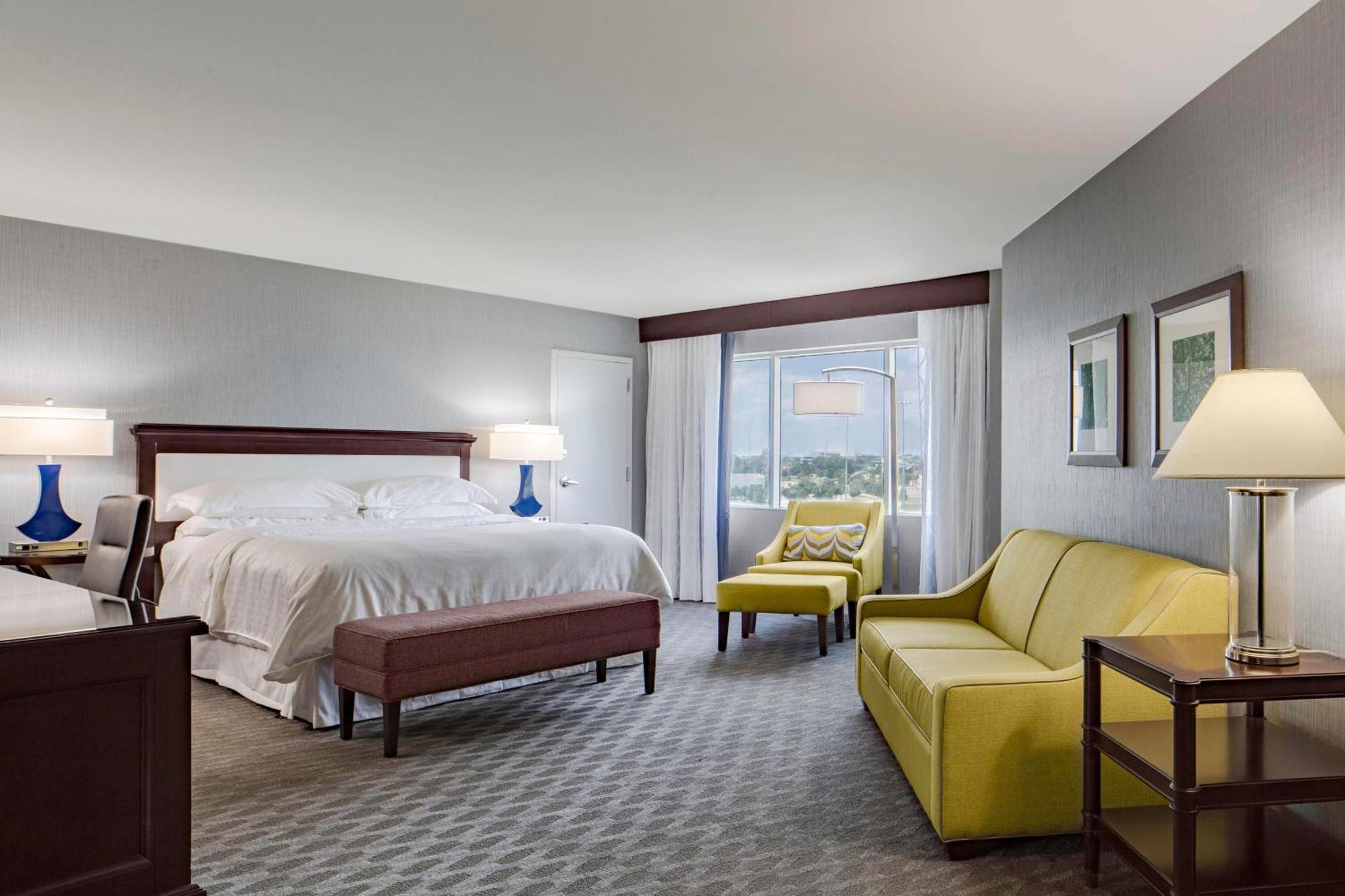 Sheraton Arlington Hotel Exterior photo