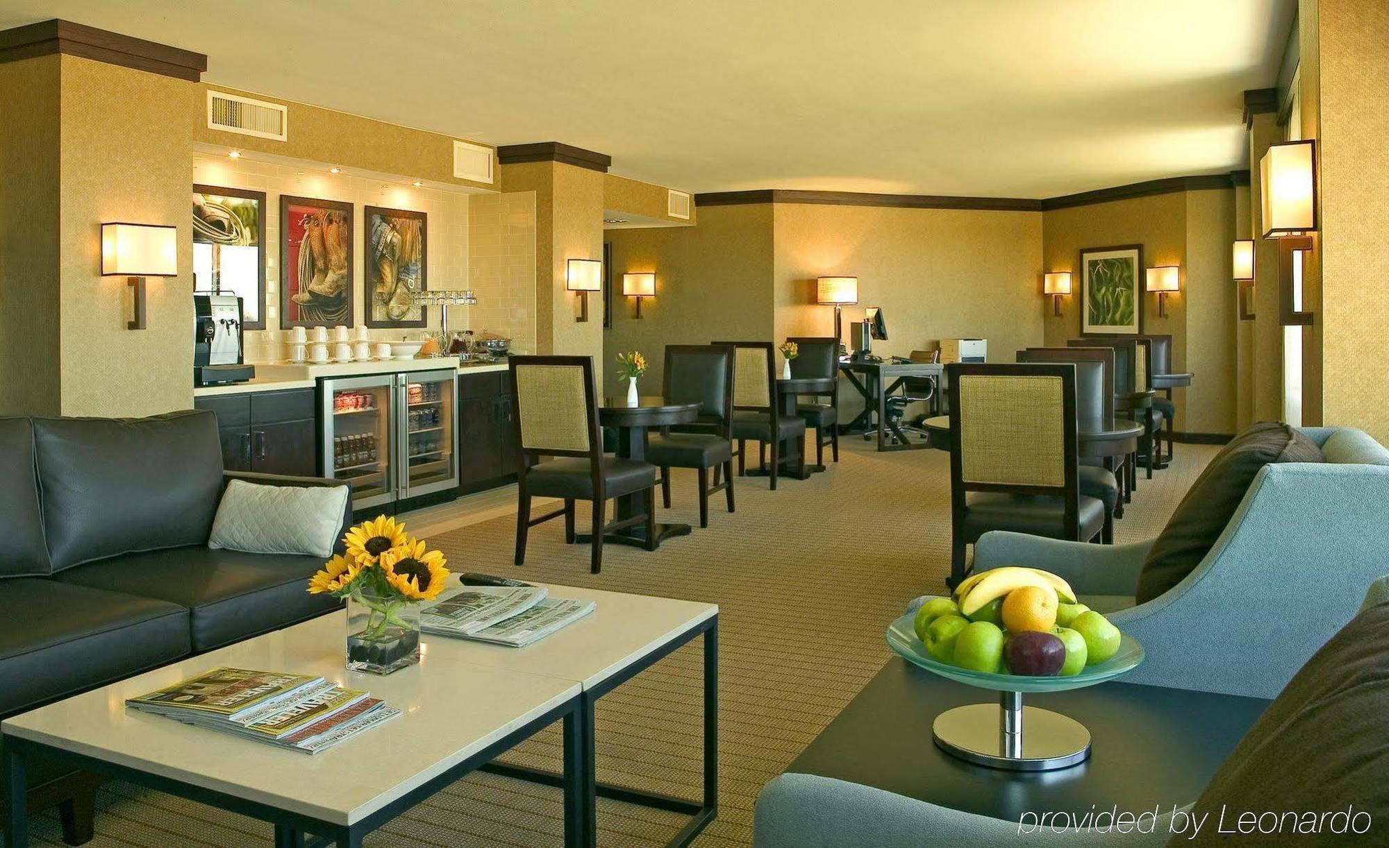 Sheraton Arlington Hotel Exterior photo